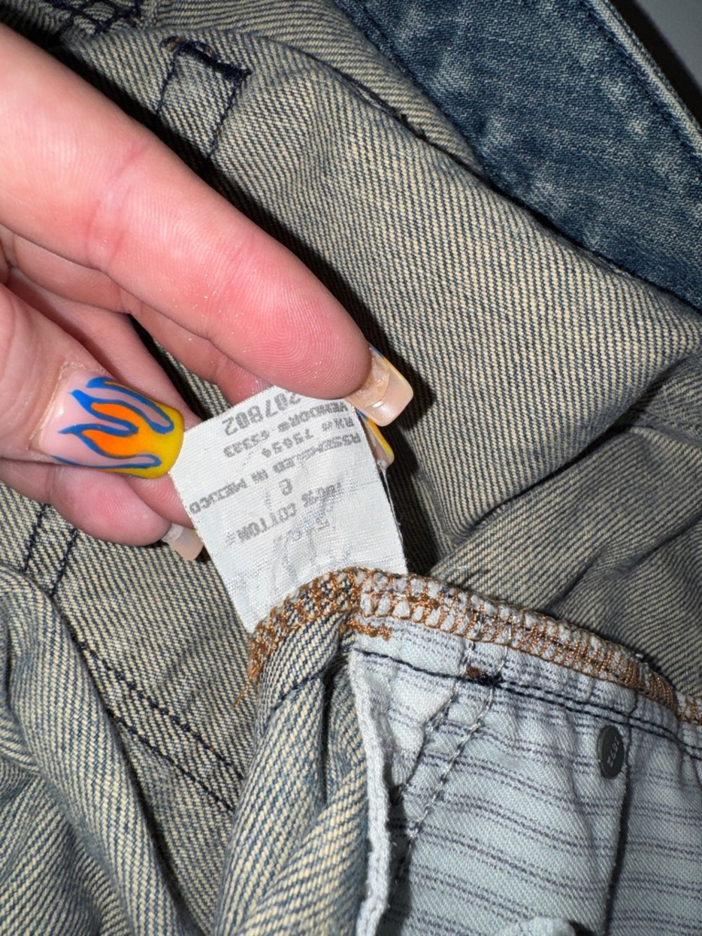 Vintage Women’s Low Rise Flared Abercrombie and Fitch Jeans size 8 - Picture 5 of 9